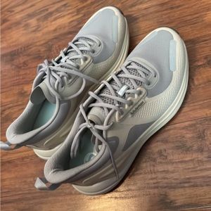 Lululemon Blissfree BN NEVER WORN WOMENS SIZE 10